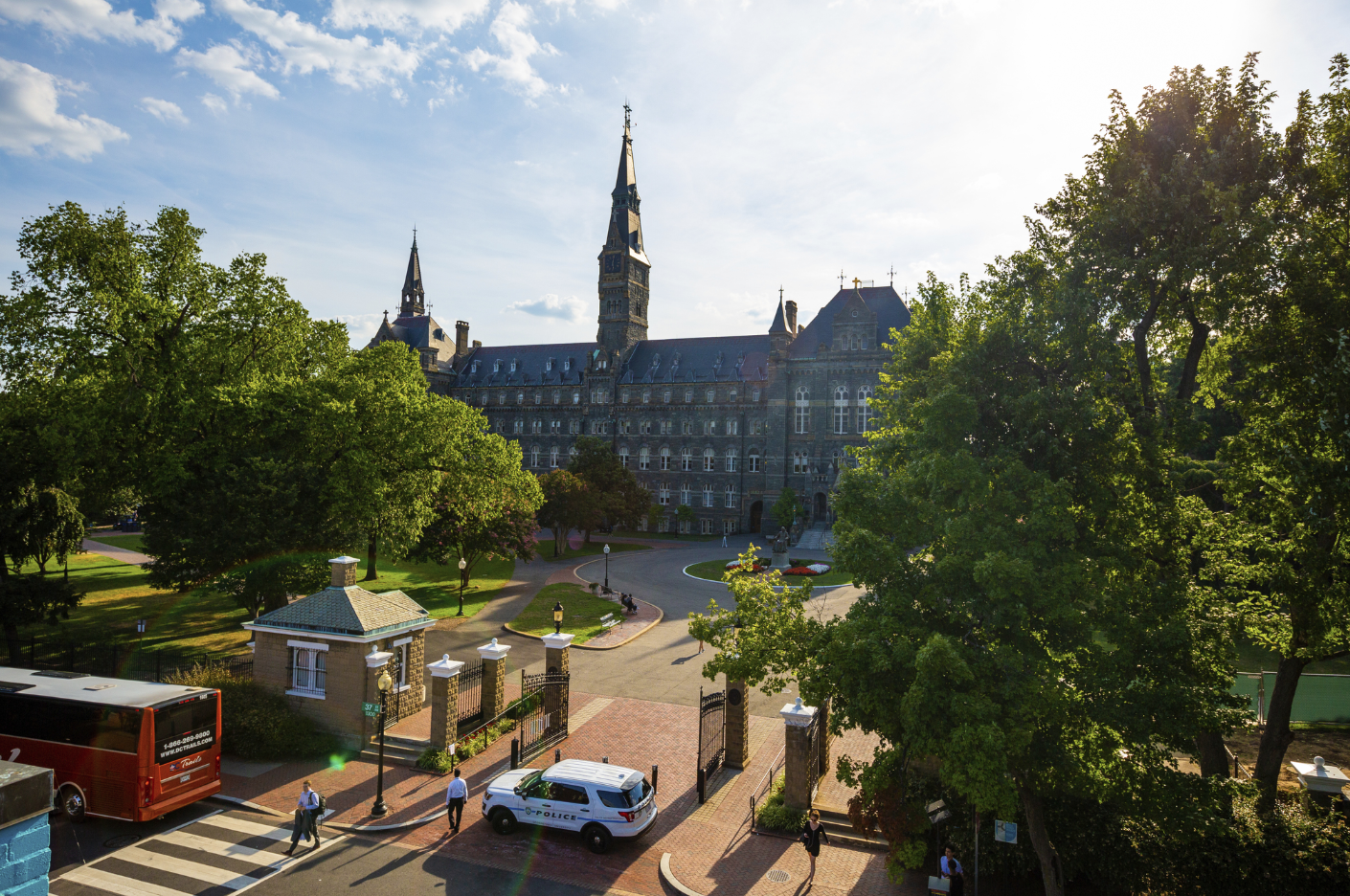 Photo shows Healy Hall on the front lawn of Georgetown&#039;s campus.