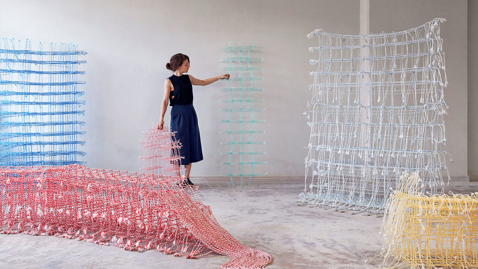 Fransje Gimbrère, Standing Textile(s), 2019. Recycled Polyester braided yarns.