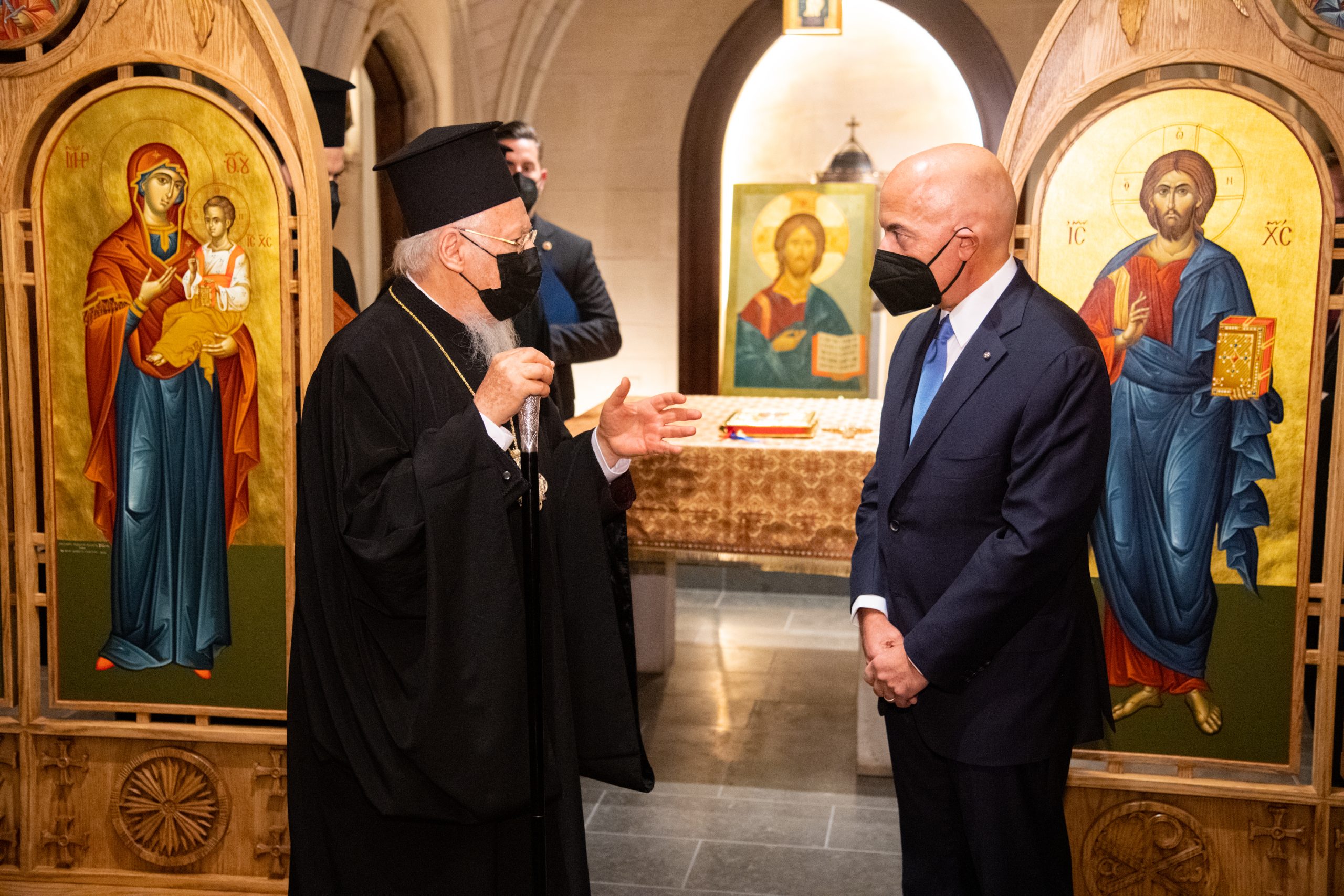 The Ecumenical Patriarch greets Michael Psaros (B’89), a member of Georgetown’s Board of Directors.