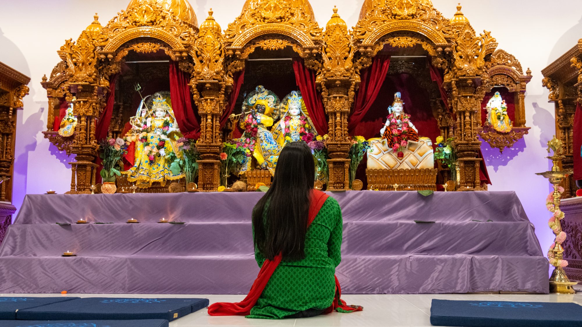 A student at Georgetown&#039;s new Dharmic Meditation Center