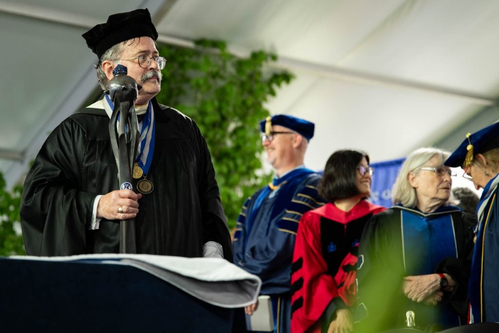 how to wear phd regalia