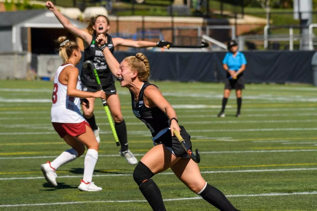 Sophie Towne (C'25) in a field hockey game