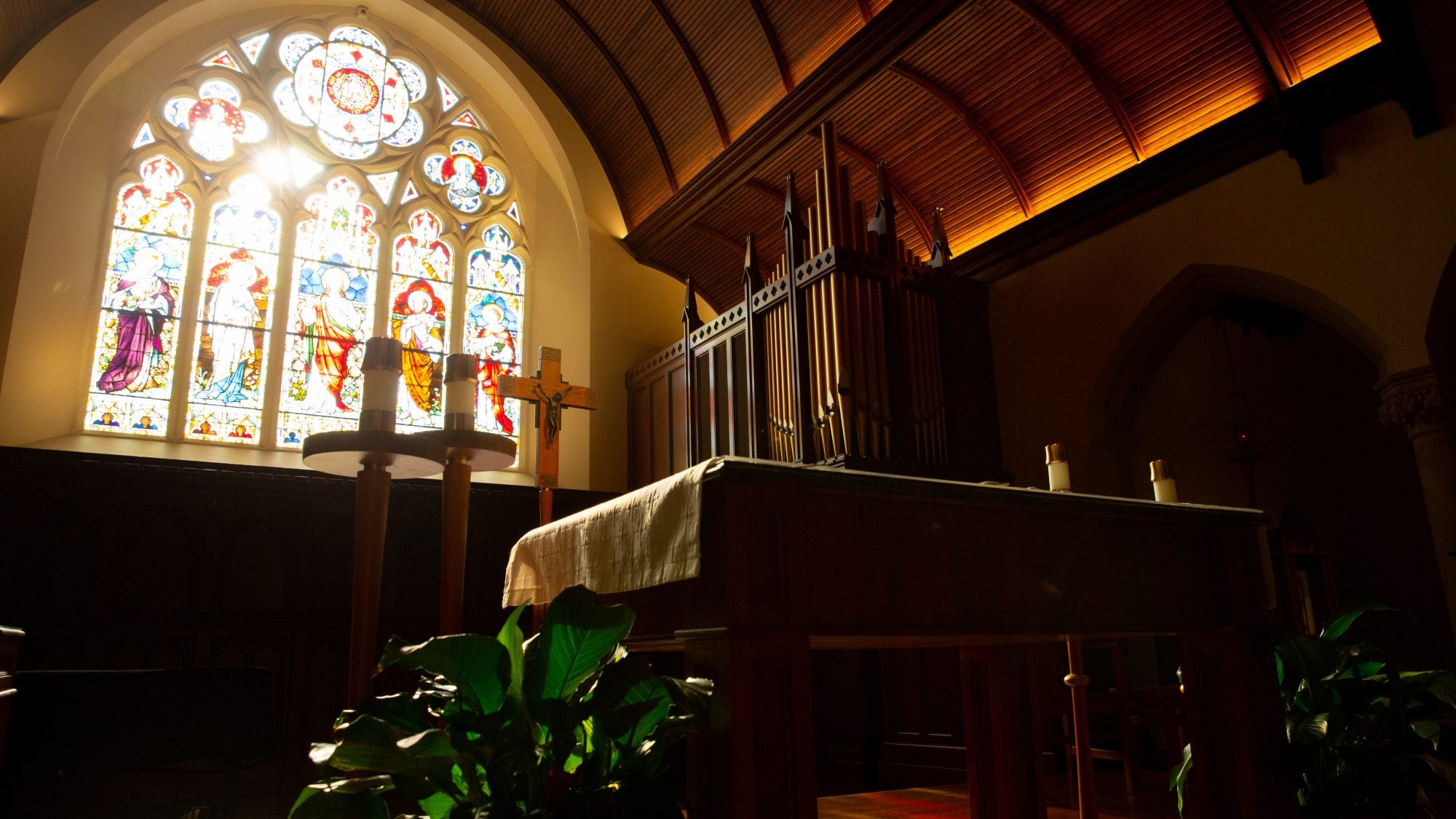 Interior of altar in Dahlgren Chapel
