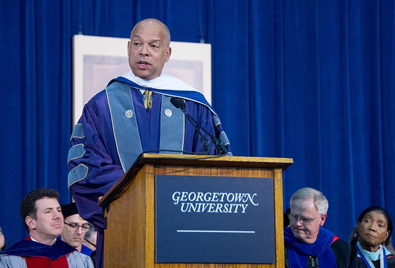 Jeh Johnson delivers commencement address