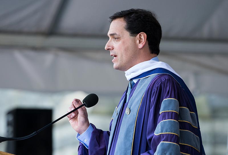  Daniel Pink speaks during SCS commencement ceremony